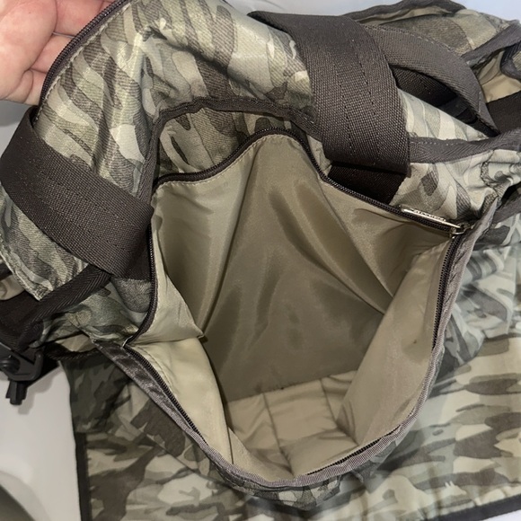 LeSportsac VINTAGE Ryan Baby Diaper Bag Giraffe Camouflage - Picture 13 of 15